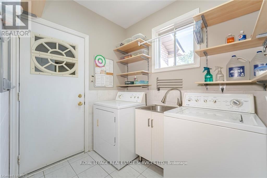 125 Ferndale Drive S, Barrie (Ardagh), Ontario  L4N 6Y6 - Photo 22 - S12385501