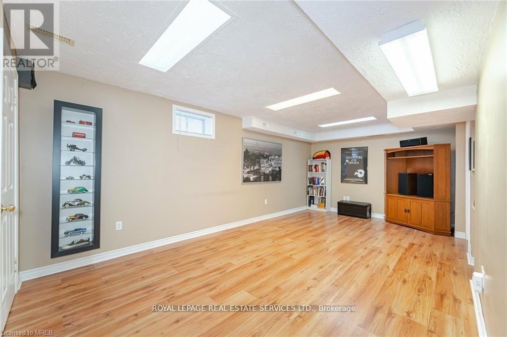 125 Ferndale Drive S, Barrie (Ardagh), Ontario  L4N 6Y6 - Photo 37 - S12385501