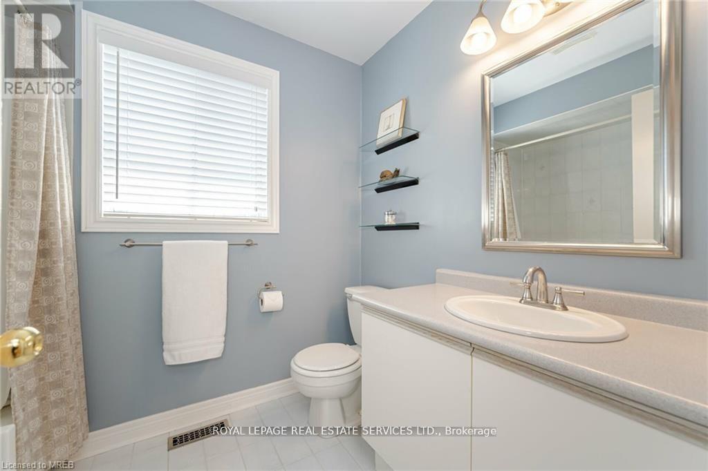 125 Ferndale Drive S, Barrie (Ardagh), Ontario  L4N 6Y6 - Photo 34 - S12385501