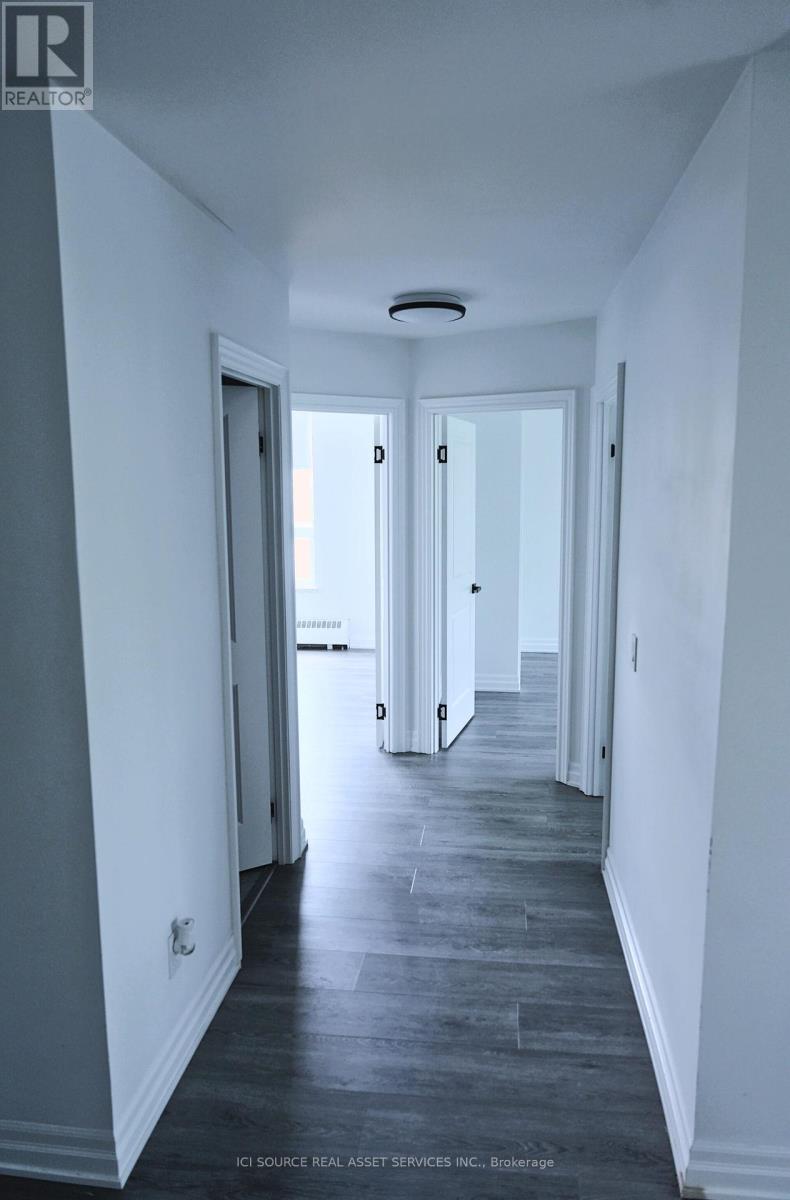 2135 Jane Street, Toronto, Ontario  M3M 1A2 - Photo 14 - W12165088