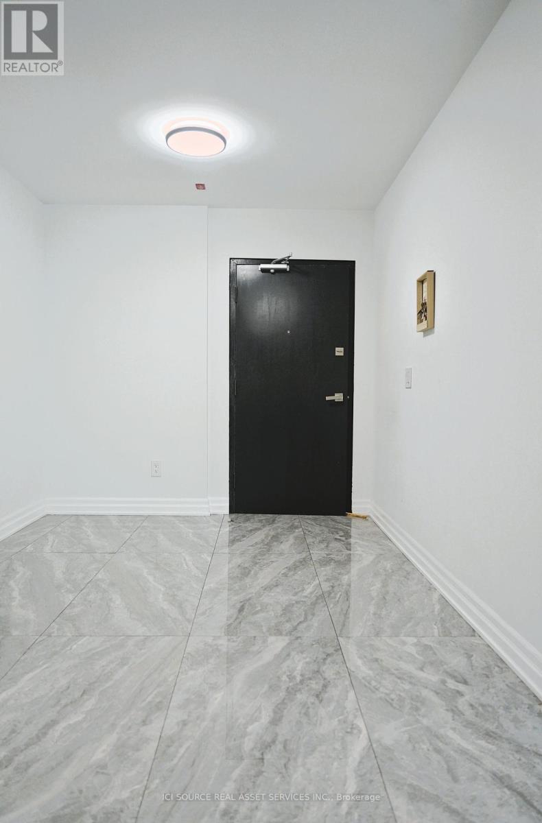 2135 Jane Street, Toronto, Ontario  M3M 1A2 - Photo 4 - W12165088