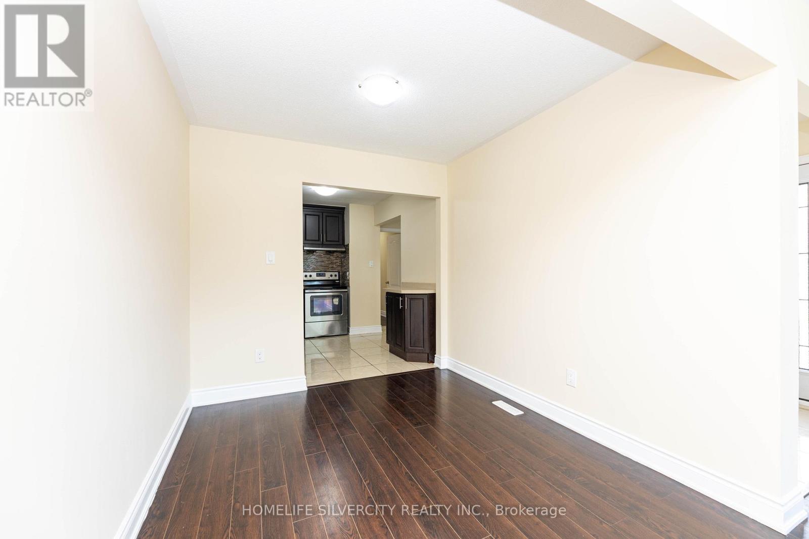 7258 Reindeer Drive, Mississauga, Ontario  L4T 2M7 - Photo 10 - W12384743