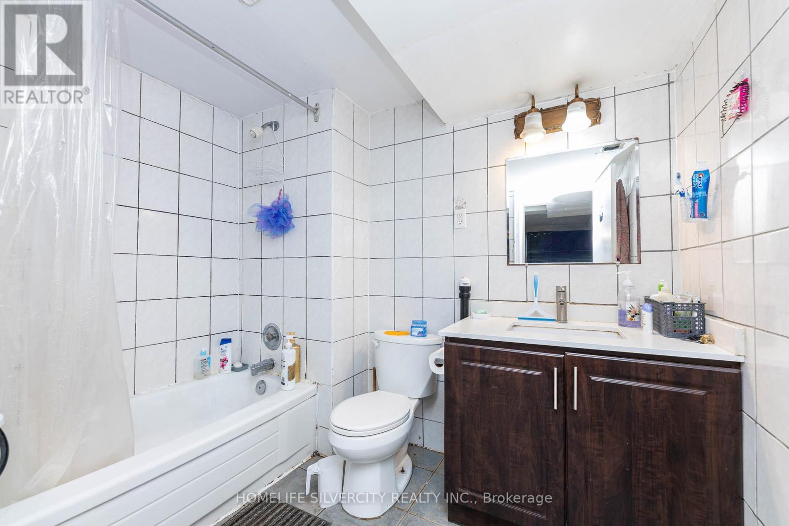 7258 Reindeer Drive, Mississauga, Ontario  L4T 2M7 - Photo 48 - W12384743