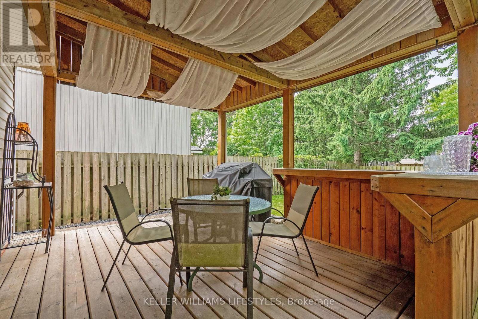 21 Beechbank Crescent, London South (South X), Ontario  N6E 2N9 - Photo 39 - X12384061
