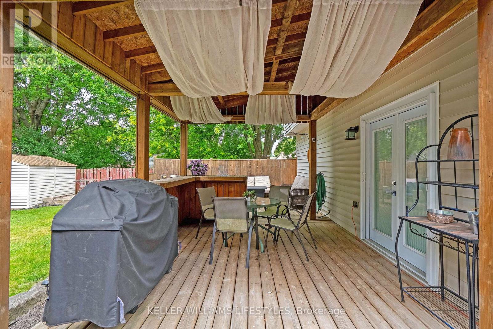 21 Beechbank Crescent, London South (South X), Ontario  N6E 2N9 - Photo 40 - X12384061