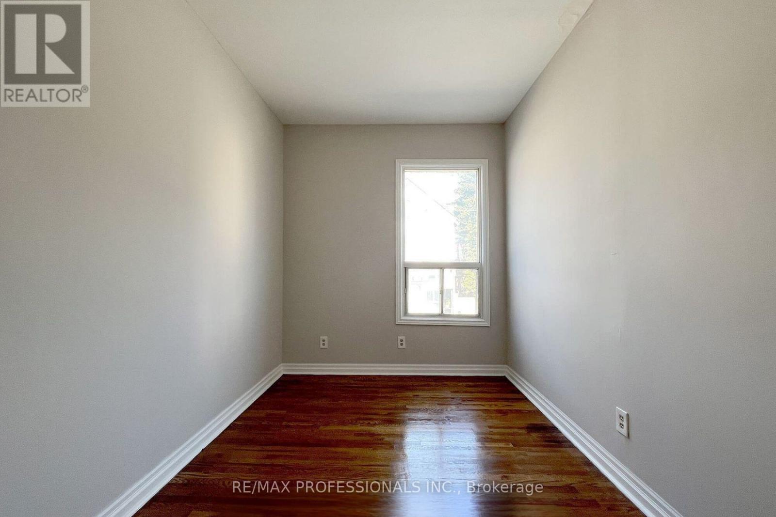 Upper - 345 Dundas Street E, Toronto, Ontario  M5A 2A2 - Photo 13 - C12340176