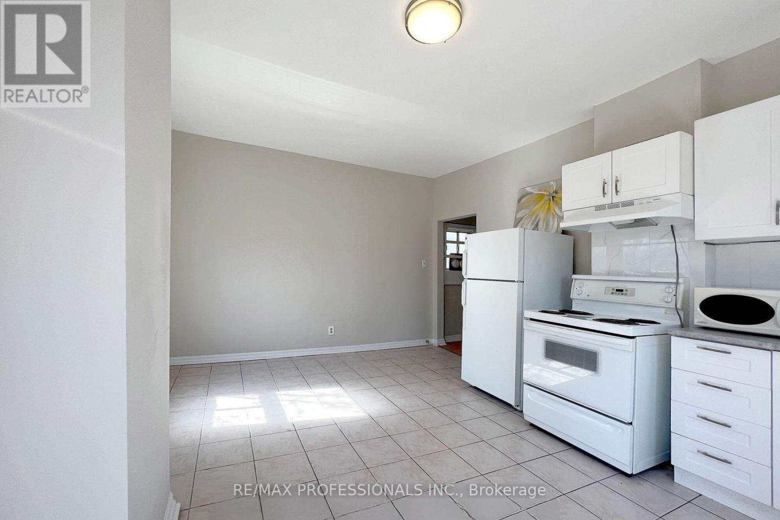 Upper - 345 Dundas Street E, Toronto, Ontario  M5A 2A2 - Photo 19 - C12340176
