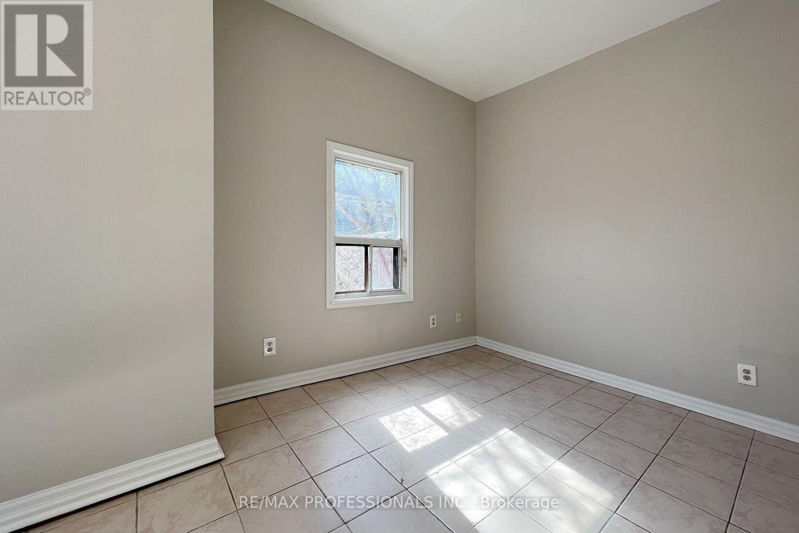 Upper - 345 Dundas Street E, Toronto, Ontario  M5A 2A2 - Photo 17 - C12340176