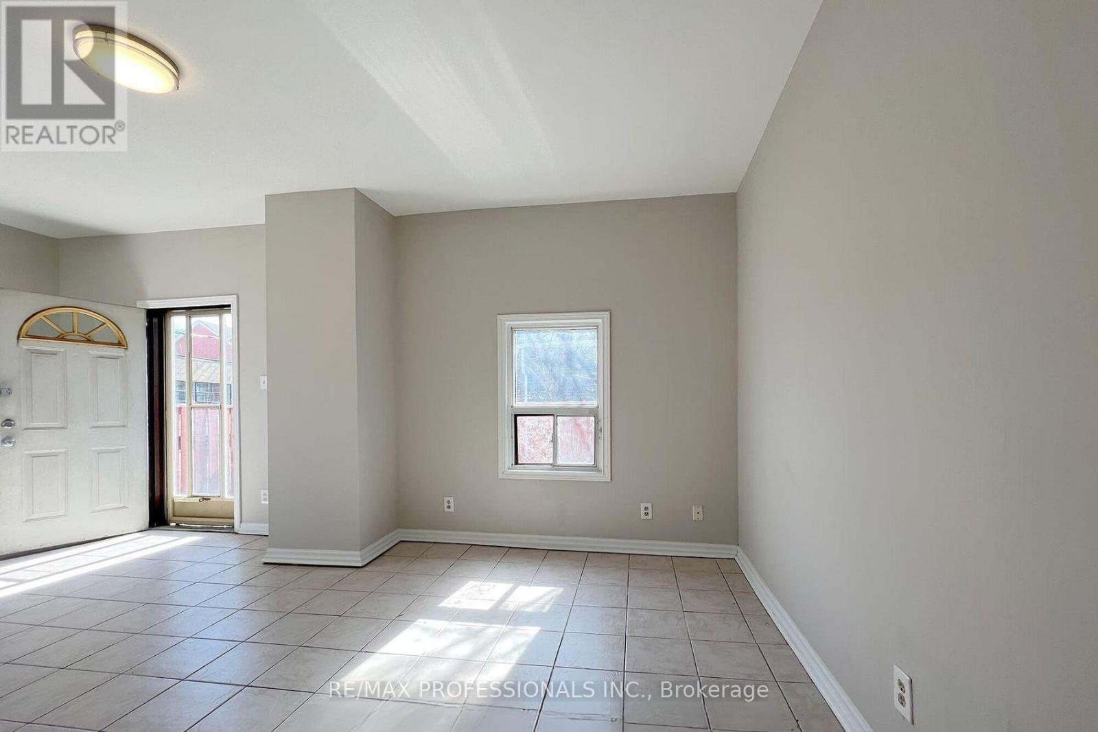 Upper - 345 Dundas Street E, Toronto, Ontario  M5A 2A2 - Photo 15 - C12340176