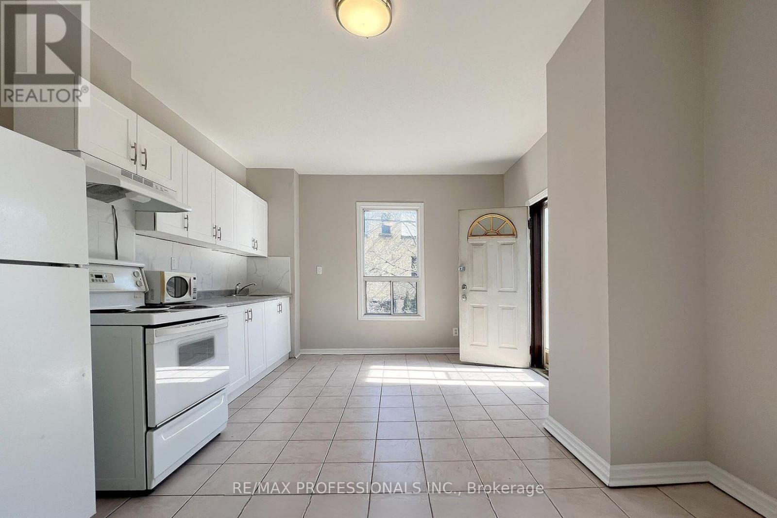 Upper - 345 Dundas Street E, Toronto, Ontario  M5A 2A2 - Photo 5 - C12340176