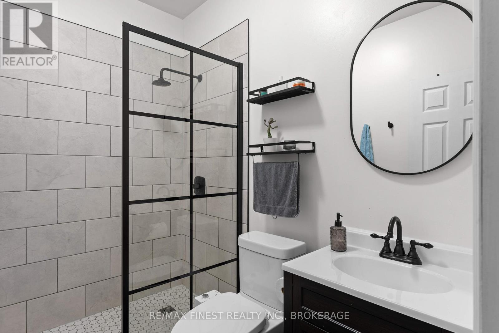 910 Lombardy Street, Kingston, Ontario  K7M 9C2 - Photo 29 - X12386070