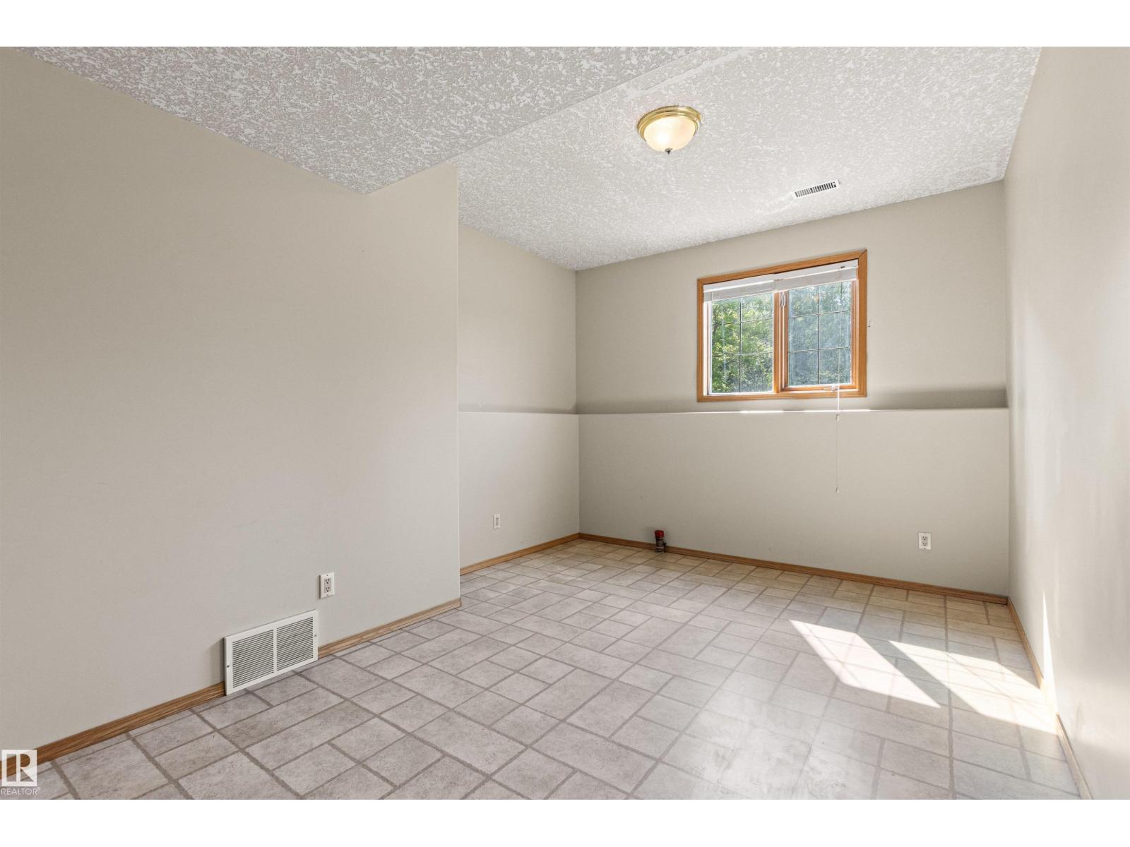 55023 Rge Road 254, Rural Sturgeon County, Alberta  T8T 0T2 - Photo 32 - E4449406
