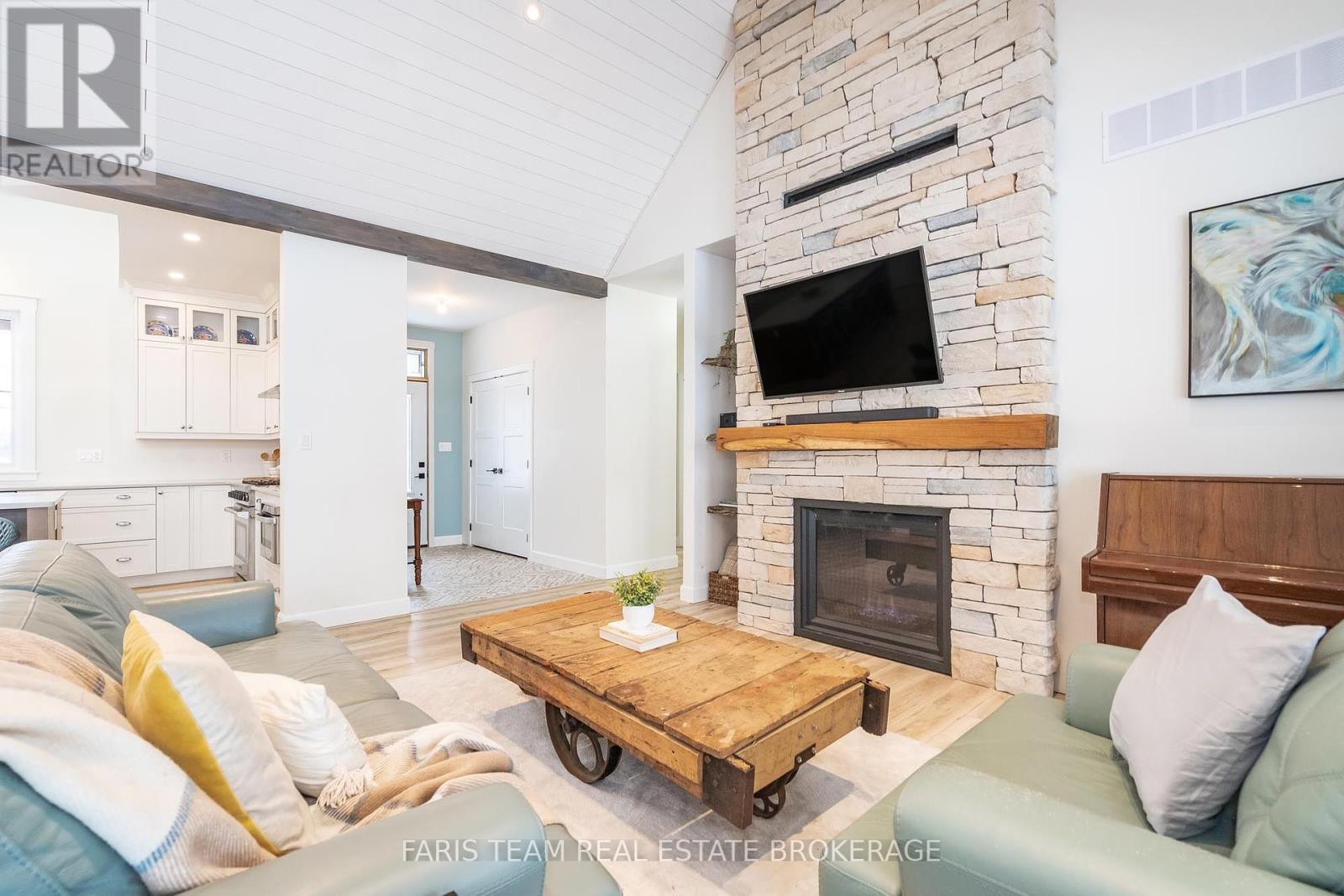 32 Leisure Court, Severn (Coldwater), Ontario  L0K 1E0 - Photo 16 - S12386149