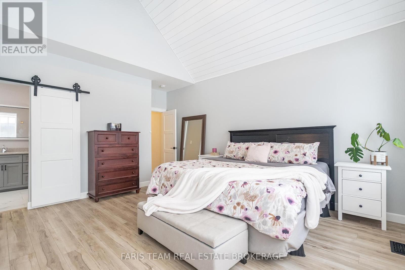 32 Leisure Court, Severn (Coldwater), Ontario  L0K 1E0 - Photo 19 - S12386149