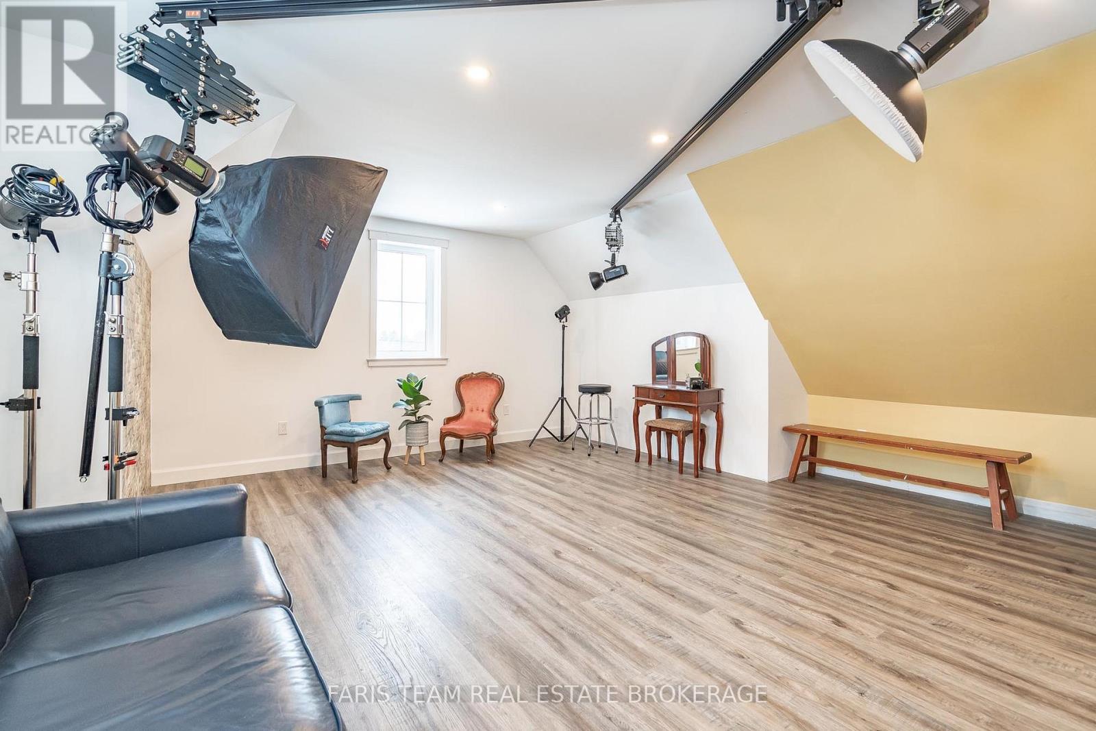 32 Leisure Court, Severn (Coldwater), Ontario  L0K 1E0 - Photo 28 - S12386149