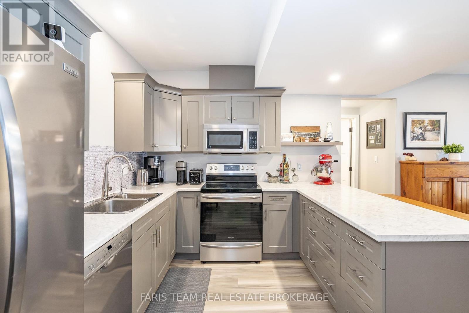 32 Leisure Court, Severn (Coldwater), Ontario  L0K 1E0 - Photo 31 - S12386149