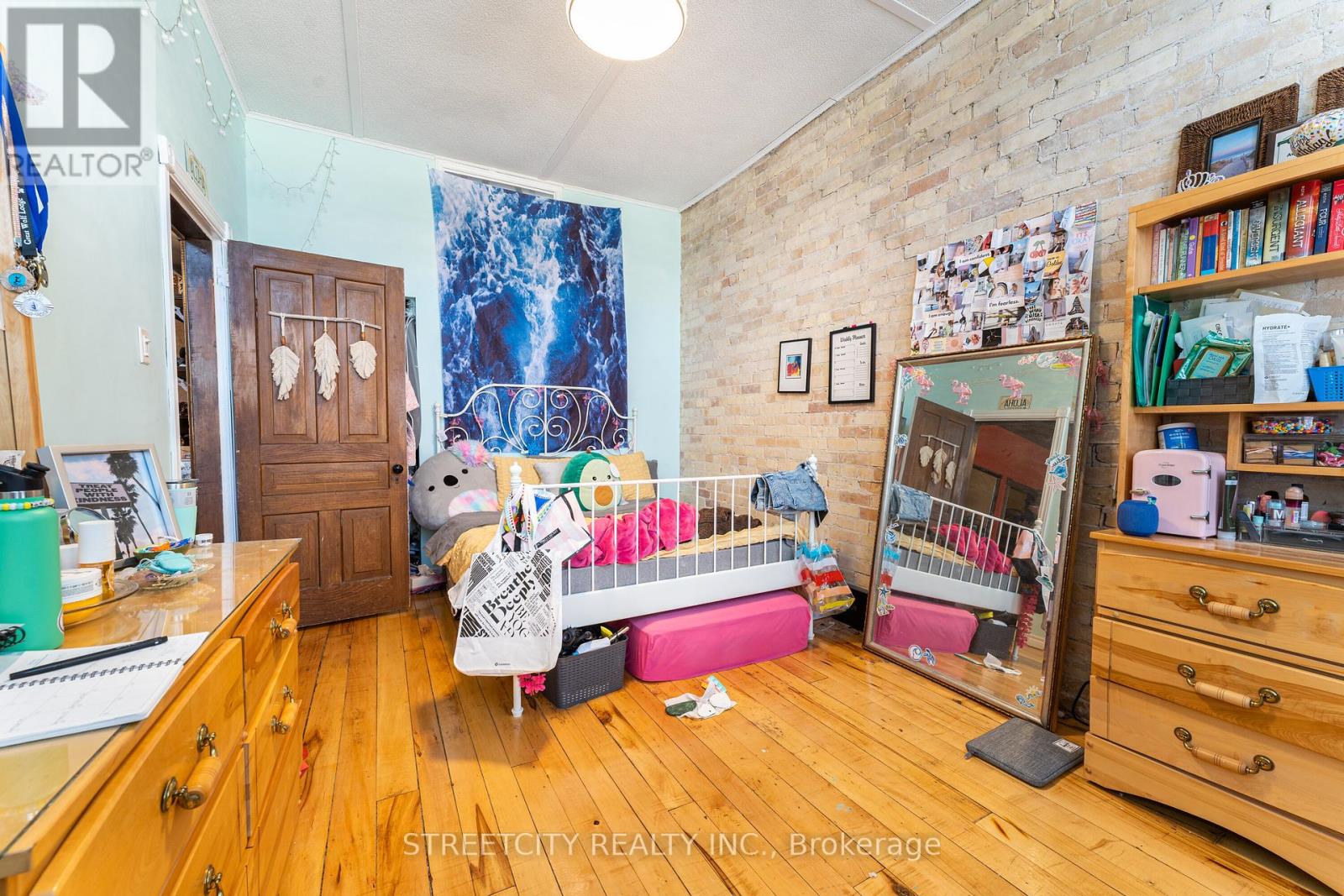 206 Main Street E, North Middlesex (Parkhill), Ontario  N0M 2K0 - Photo 14 - X12386166