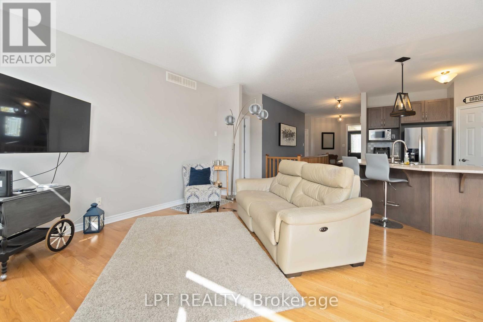 100 Blackhorse Drive, North Grenville, Ontario  K0G 1J0 - Photo 12 - X12386191