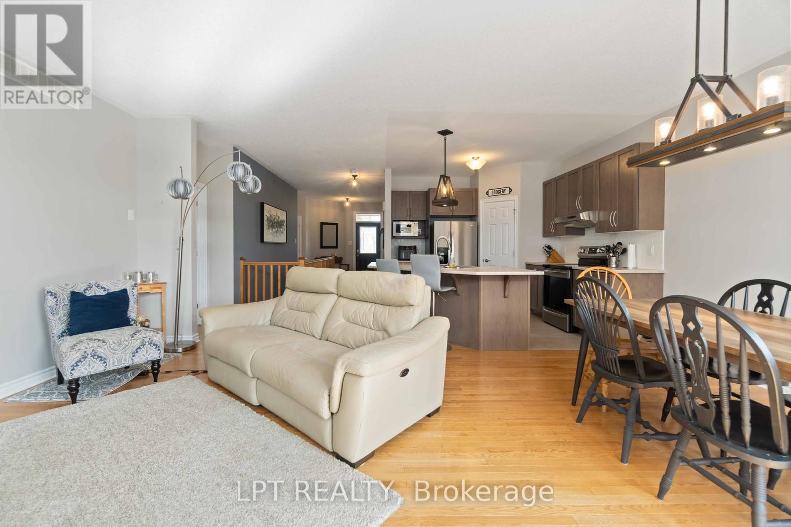 100 Blackhorse Drive, North Grenville, Ontario  K0G 1J0 - Photo 13 - X12386191