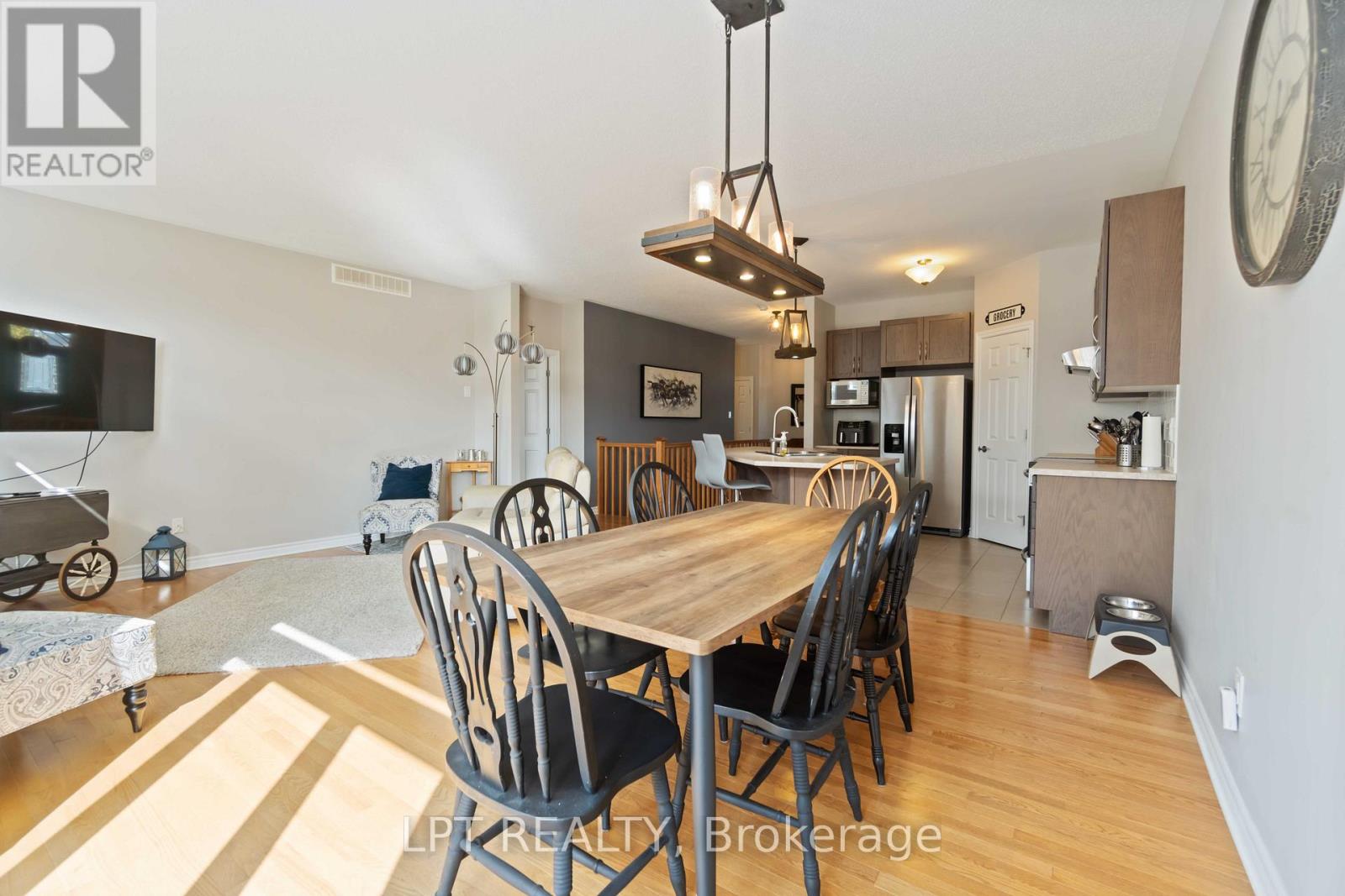 100 Blackhorse Drive, North Grenville, Ontario  K0G 1J0 - Photo 15 - X12386191
