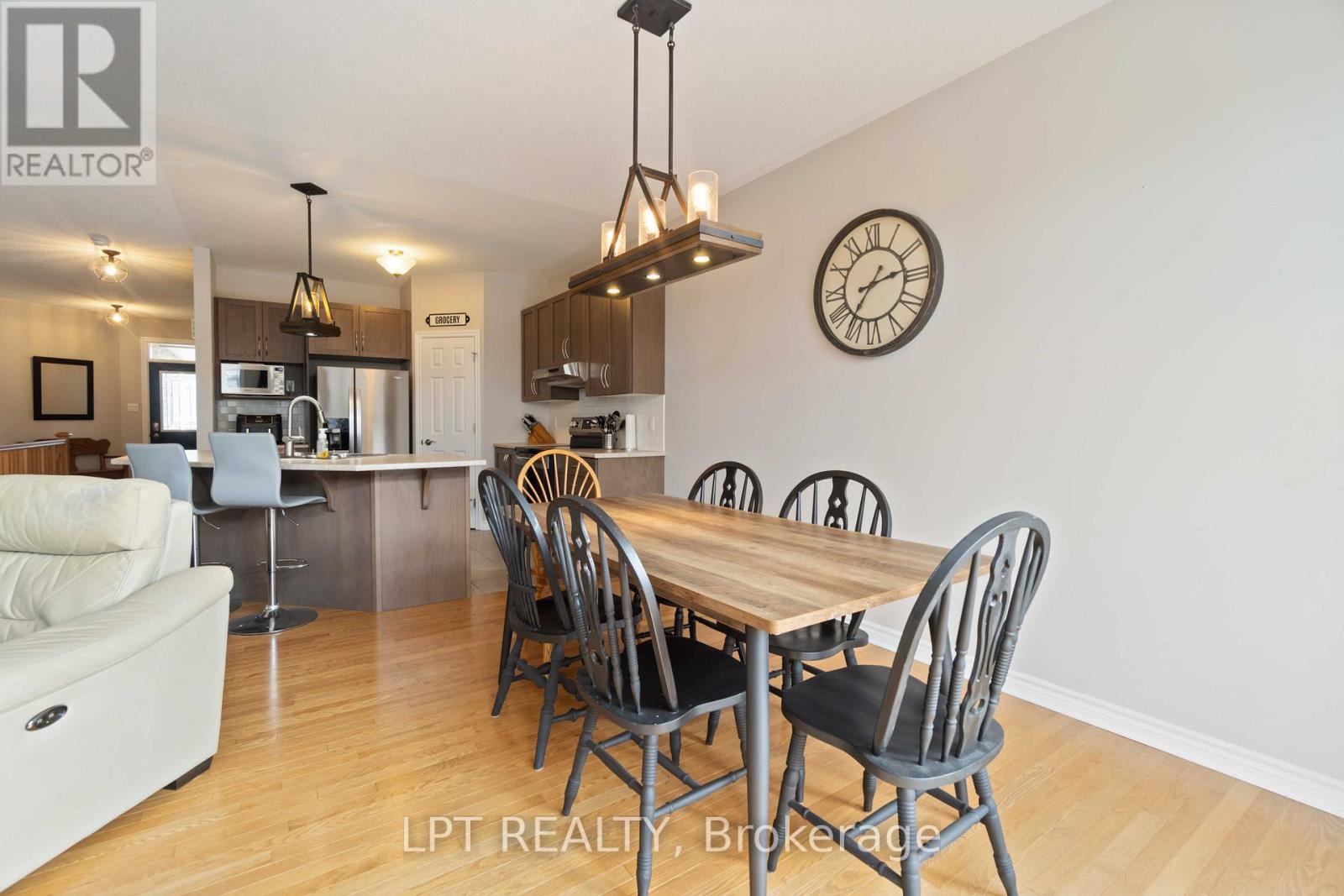 100 Blackhorse Drive, North Grenville, Ontario  K0G 1J0 - Photo 16 - X12386191