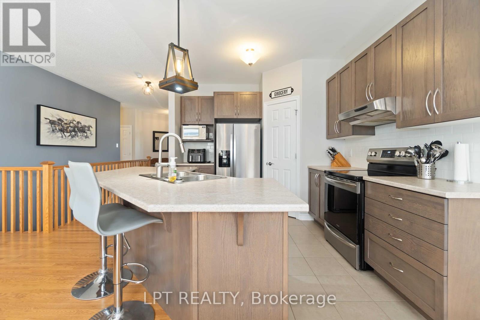 100 Blackhorse Drive, North Grenville, Ontario  K0G 1J0 - Photo 18 - X12386191