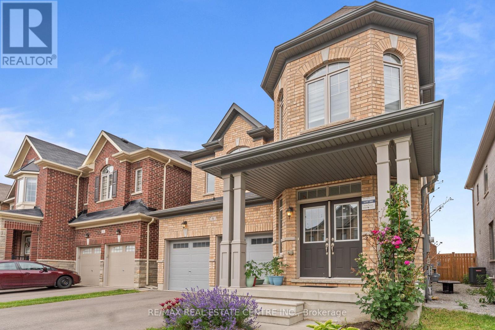 8 Oconnor Crescent, Brampton, Ontario  L7A 5A6 - Photo 2 - W12386147