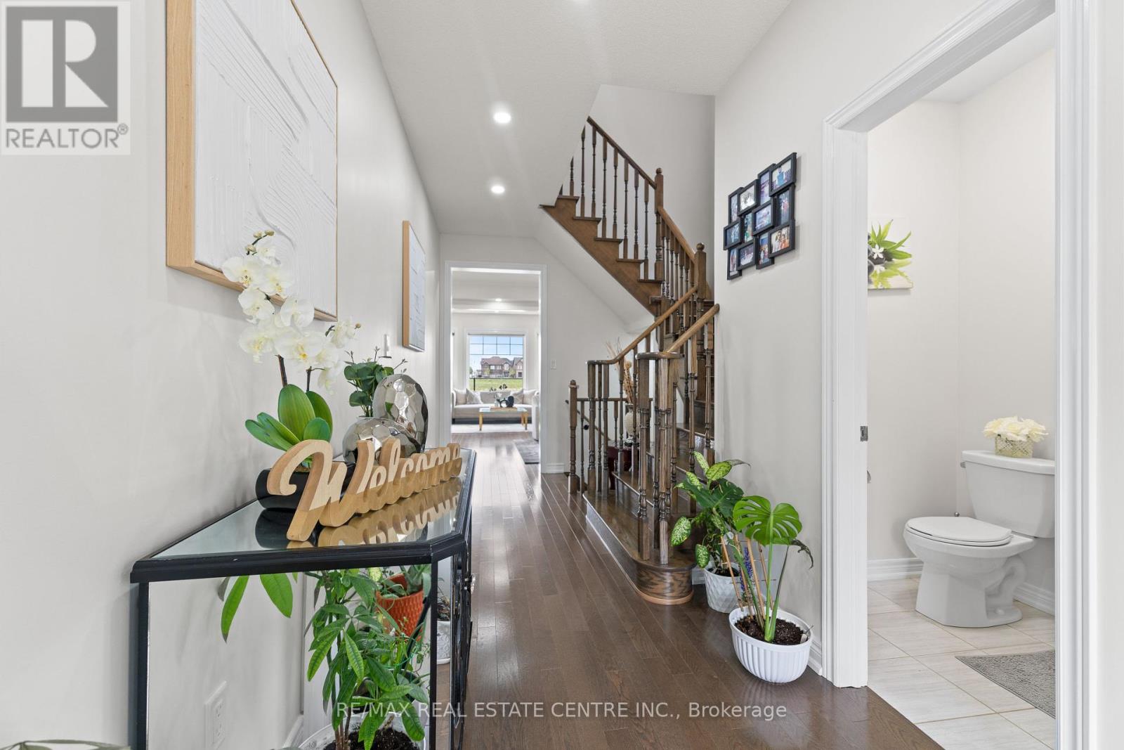 8 Oconnor Crescent, Brampton, Ontario  L7A 5A6 - Photo 4 - W12386147