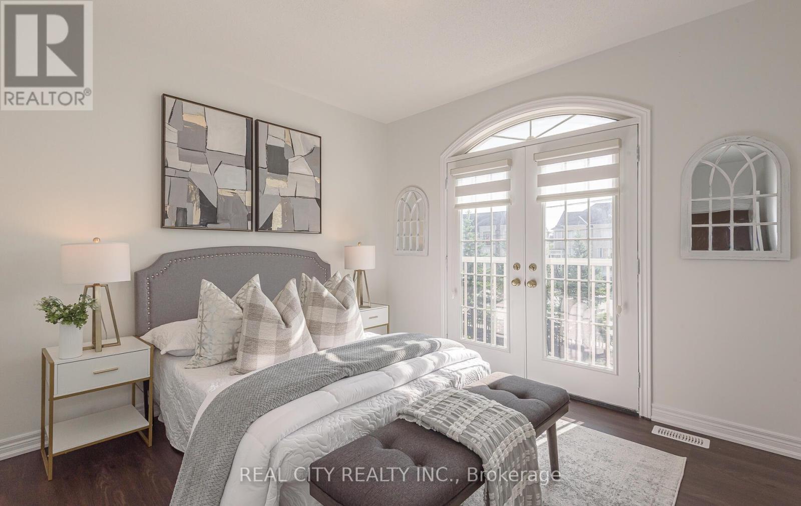 27 Bellhaven Crescent, Brampton (Sandringham-Wellington), Ontario  L6R 0W6 - Photo 14 - W12386148
