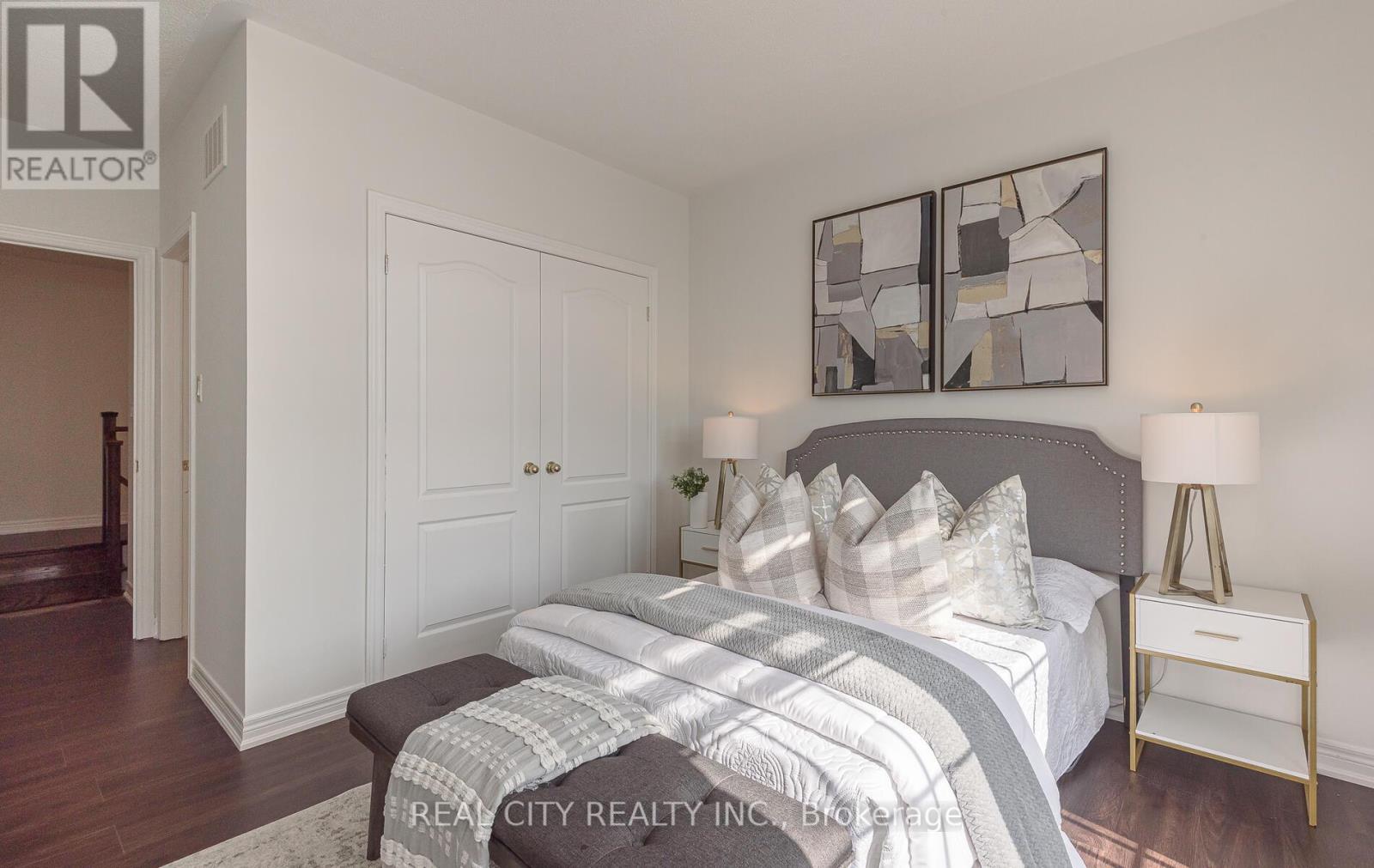 27 Bellhaven Crescent, Brampton (Sandringham-Wellington), Ontario  L6R 0W6 - Photo 15 - W12386148
