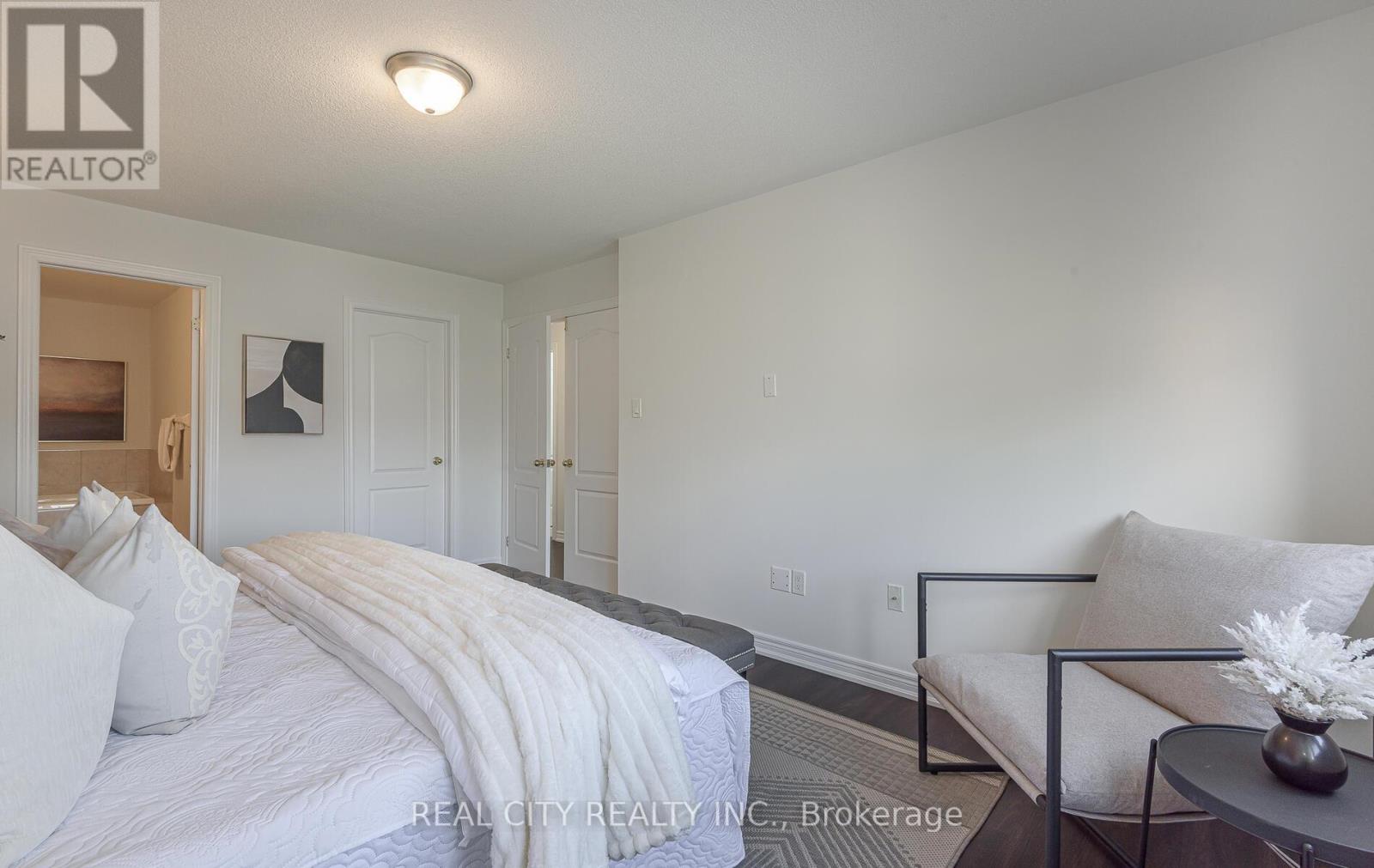 27 Bellhaven Crescent, Brampton (Sandringham-Wellington), Ontario  L6R 0W6 - Photo 18 - W12386148