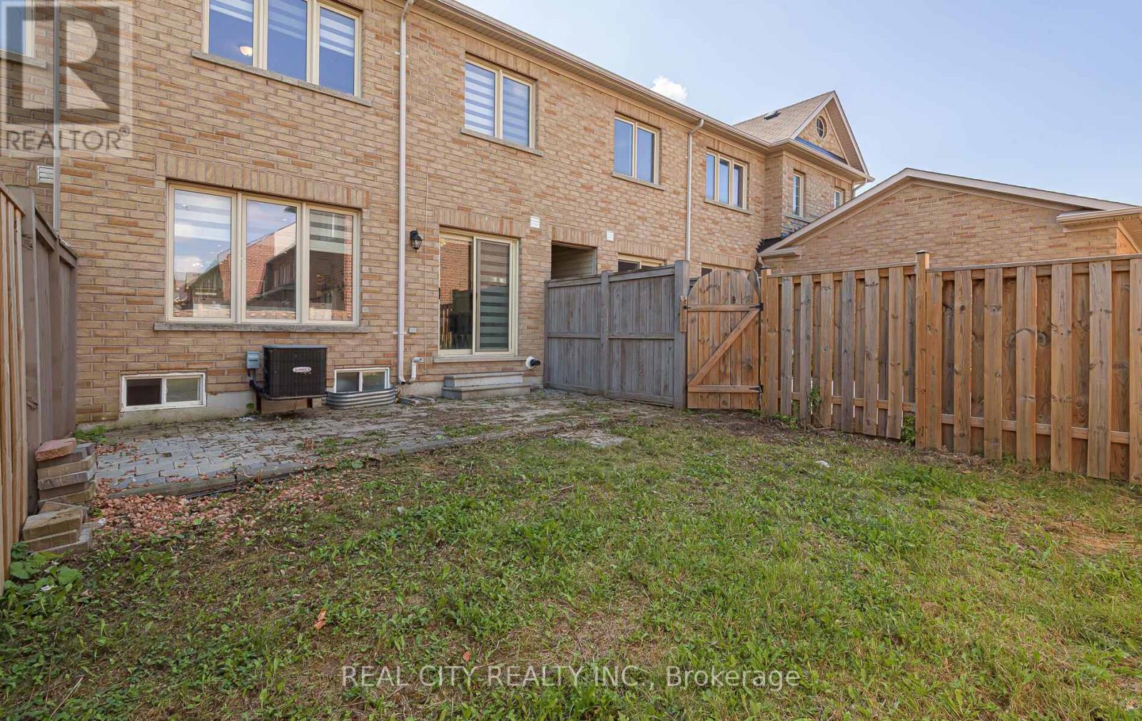 27 Bellhaven Crescent, Brampton (Sandringham-Wellington), Ontario  L6R 0W6 - Photo 29 - W12386148