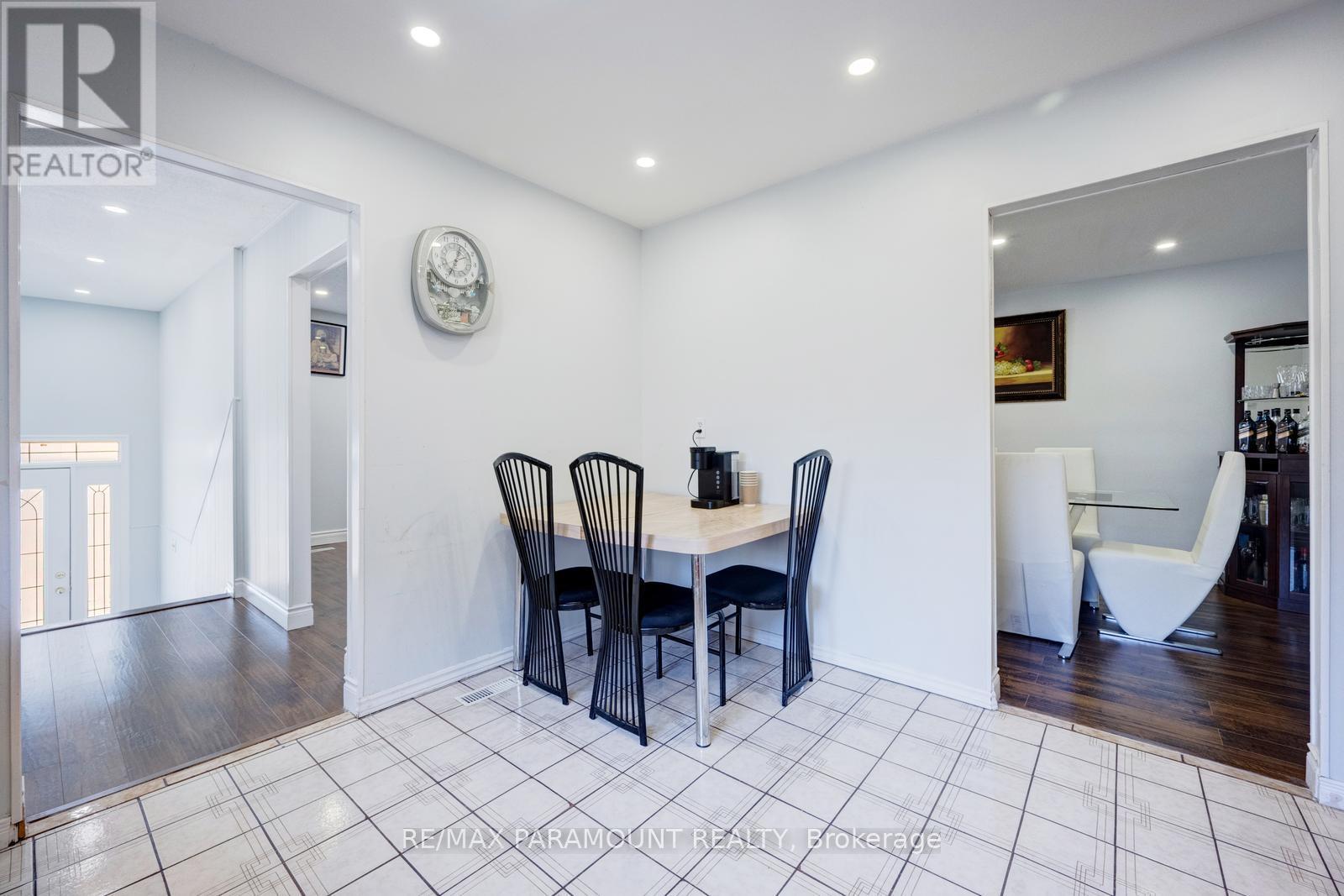 3197 Candela Drive, Mississauga, Ontario  L5A 2T9 - Photo 19 - W12386154