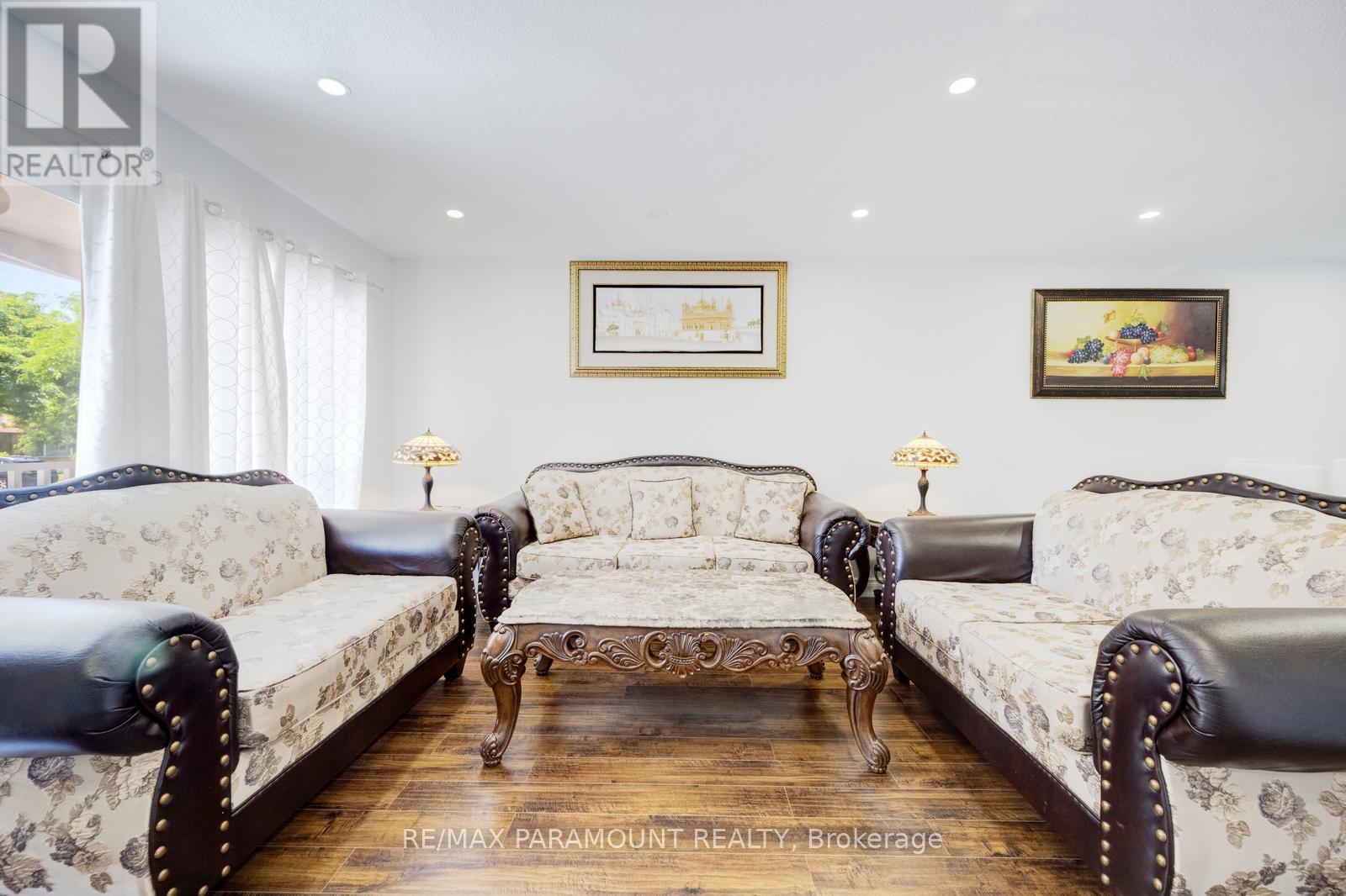 3197 Candela Drive, Mississauga, Ontario  L5A 2T9 - Photo 9 - W12386154