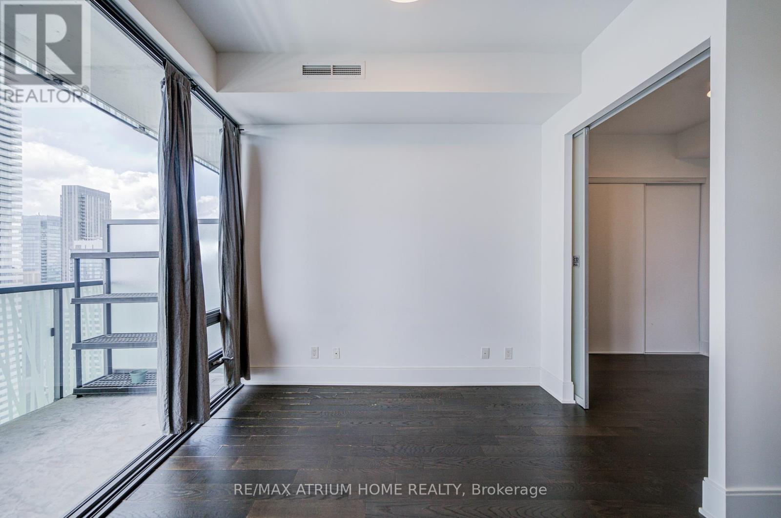 5004 - 50 Charles Street E, Toronto, Ontario  M4Y 1T1 - Photo 22 - C12386195