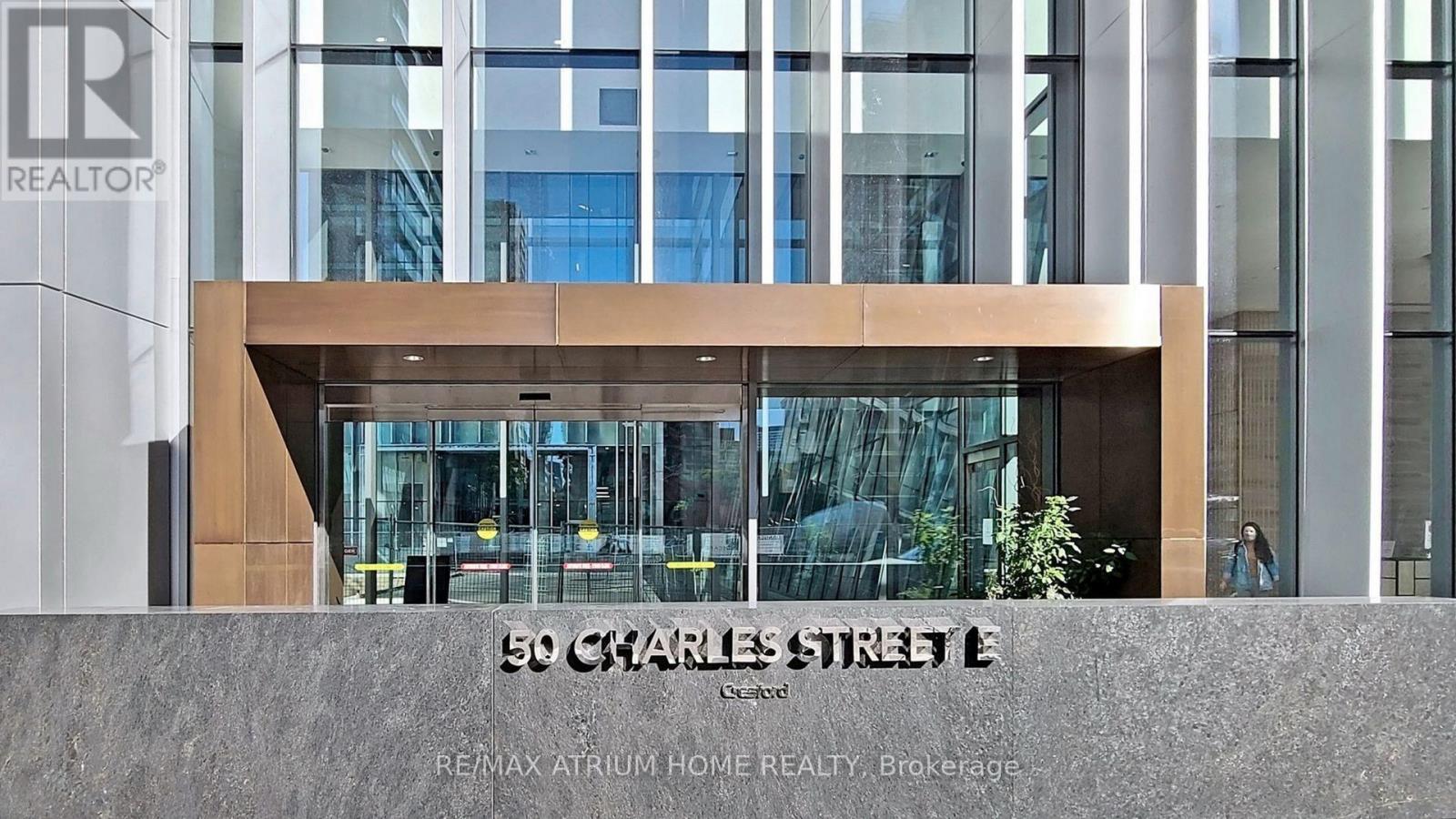 5004 - 50 Charles Street E, Toronto, Ontario  M4Y 1T1 - Photo 3 - C12386195