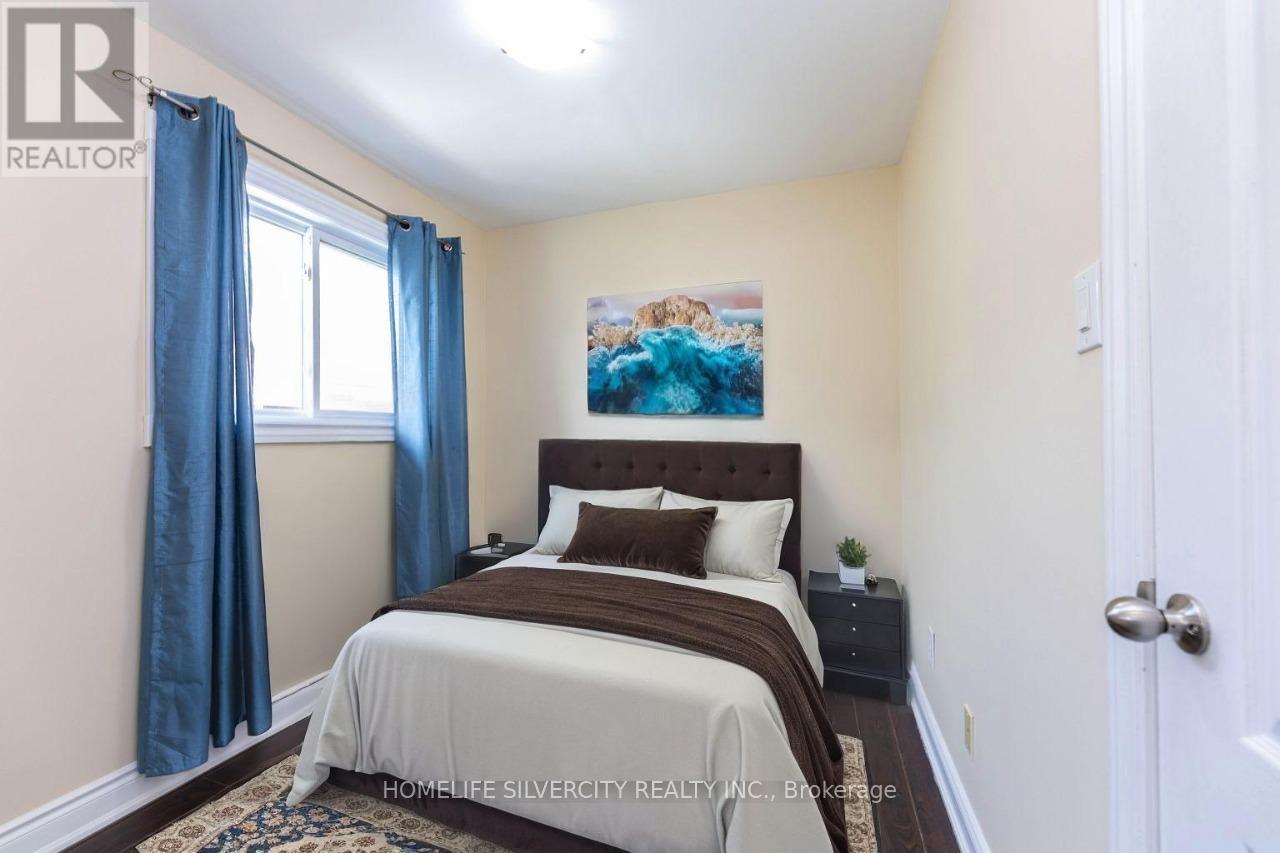 7258 Reindeer Drive, Mississauga, Ontario  L4T 2M7 - Photo 23 - W12384743