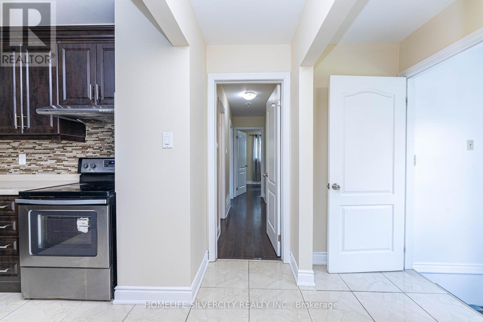 7258 Reindeer Drive, Mississauga, Ontario  L4T 2M7 - Photo 21 - W12384743