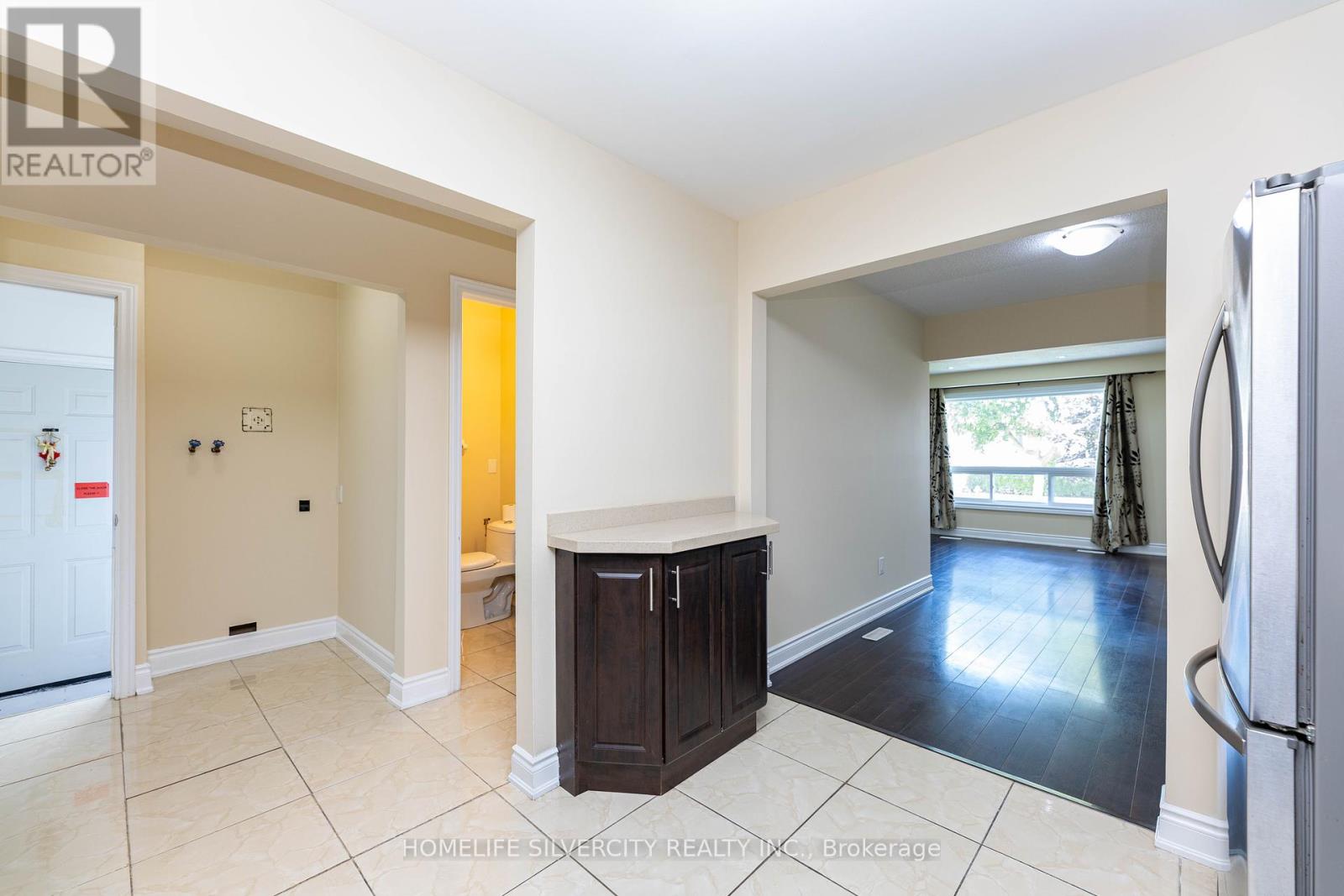 7258 Reindeer Drive, Mississauga, Ontario  L4T 2M7 - Photo 14 - W12384743