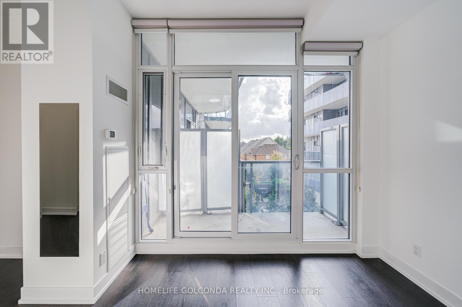 334 - 9471 Yonge Street E, Richmond Hill (Observatory), Ontario  L4C 1V4 - Photo 6 - N12386157