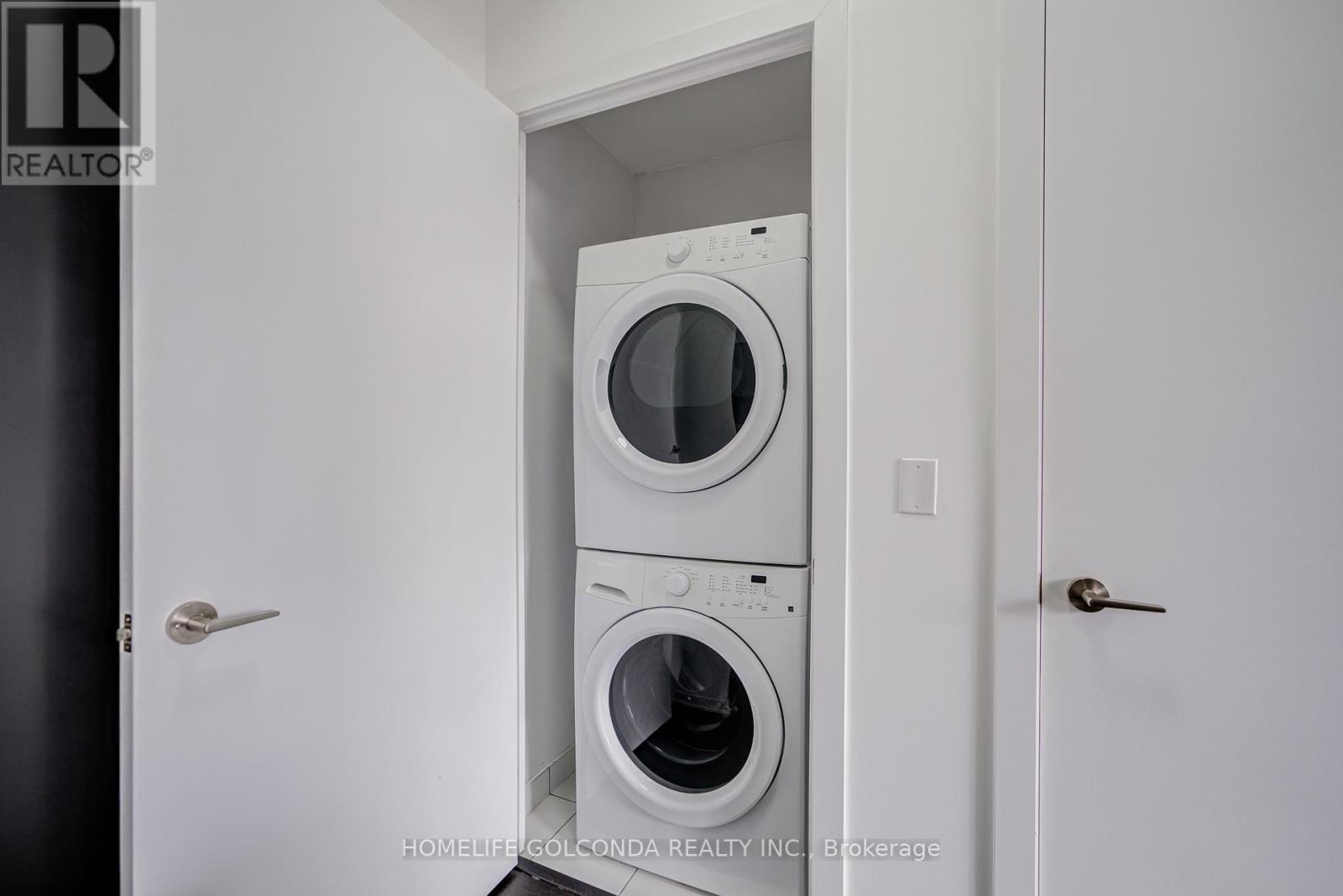 334 - 9471 Yonge Street E, Richmond Hill (Observatory), Ontario  L4C 1V4 - Photo 9 - N12386157