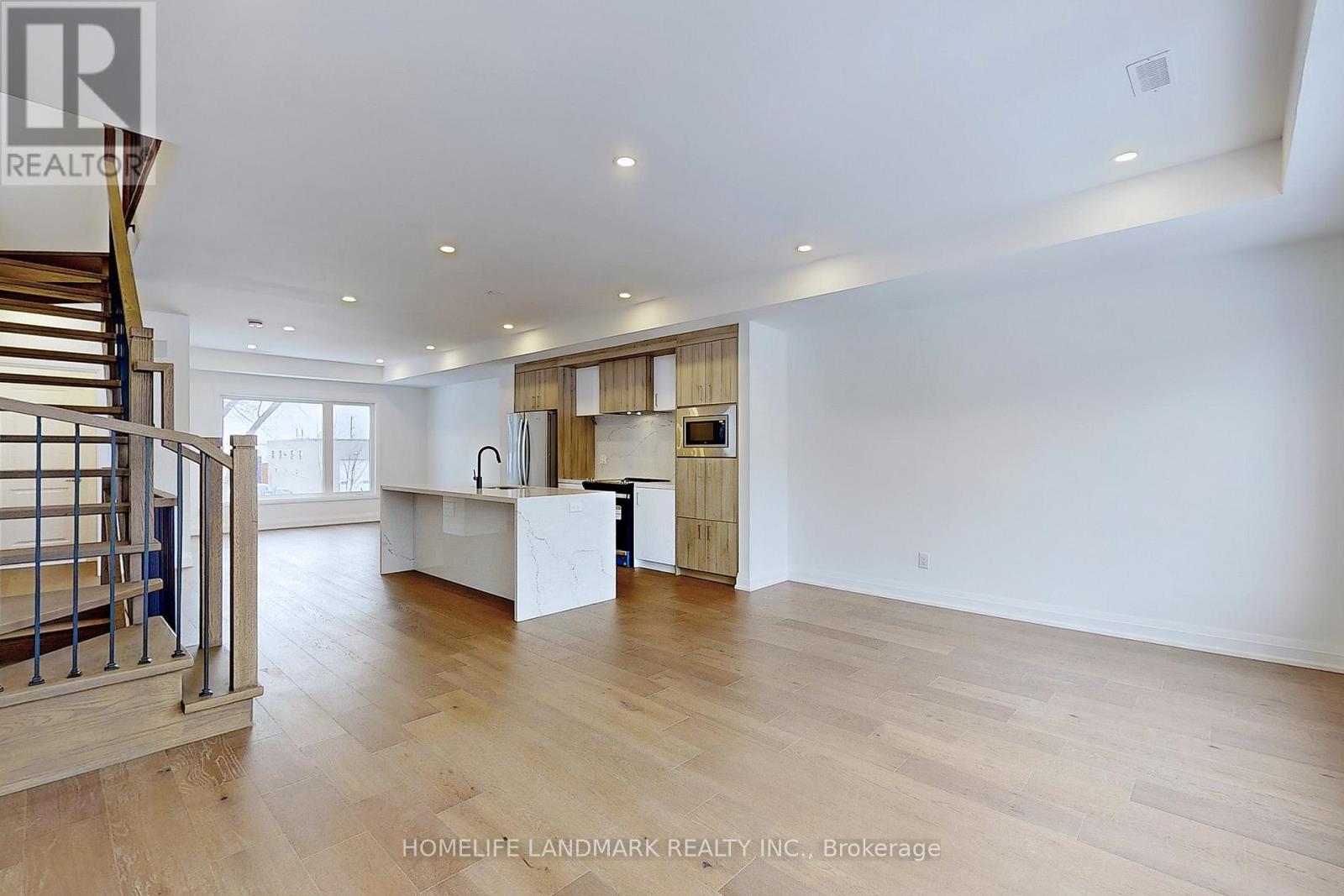 UPPER - 35 PERSICA STREET, Richmond Hill, Ontario
