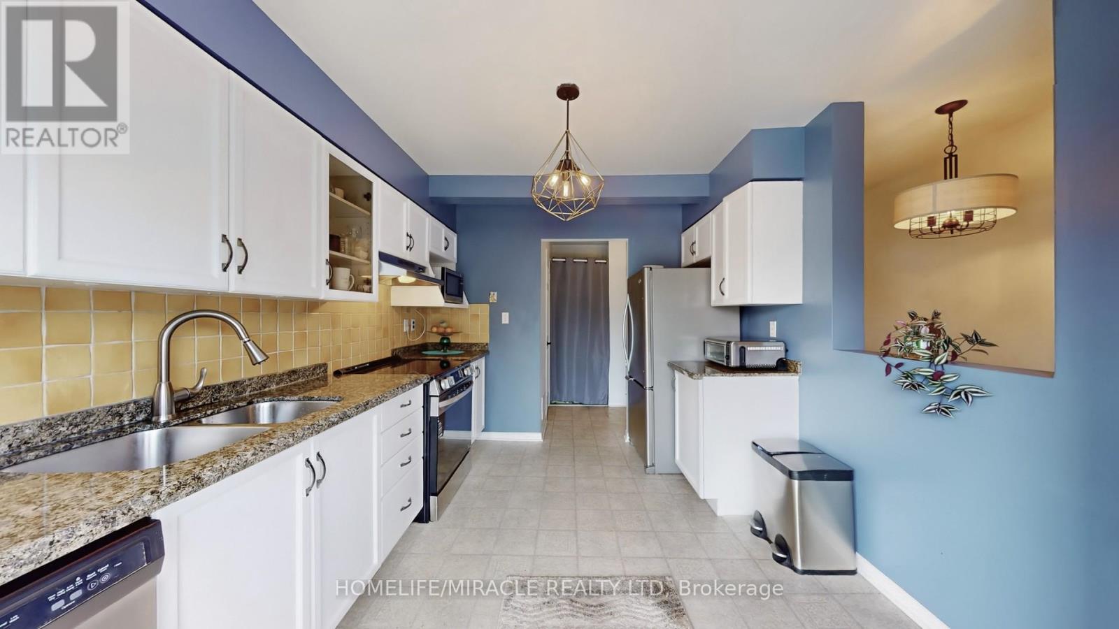 4 William Curtis Circle, Newmarket (Gorham-College Manor), Ontario  L3Y 8L7 - Photo 14 - N12386213