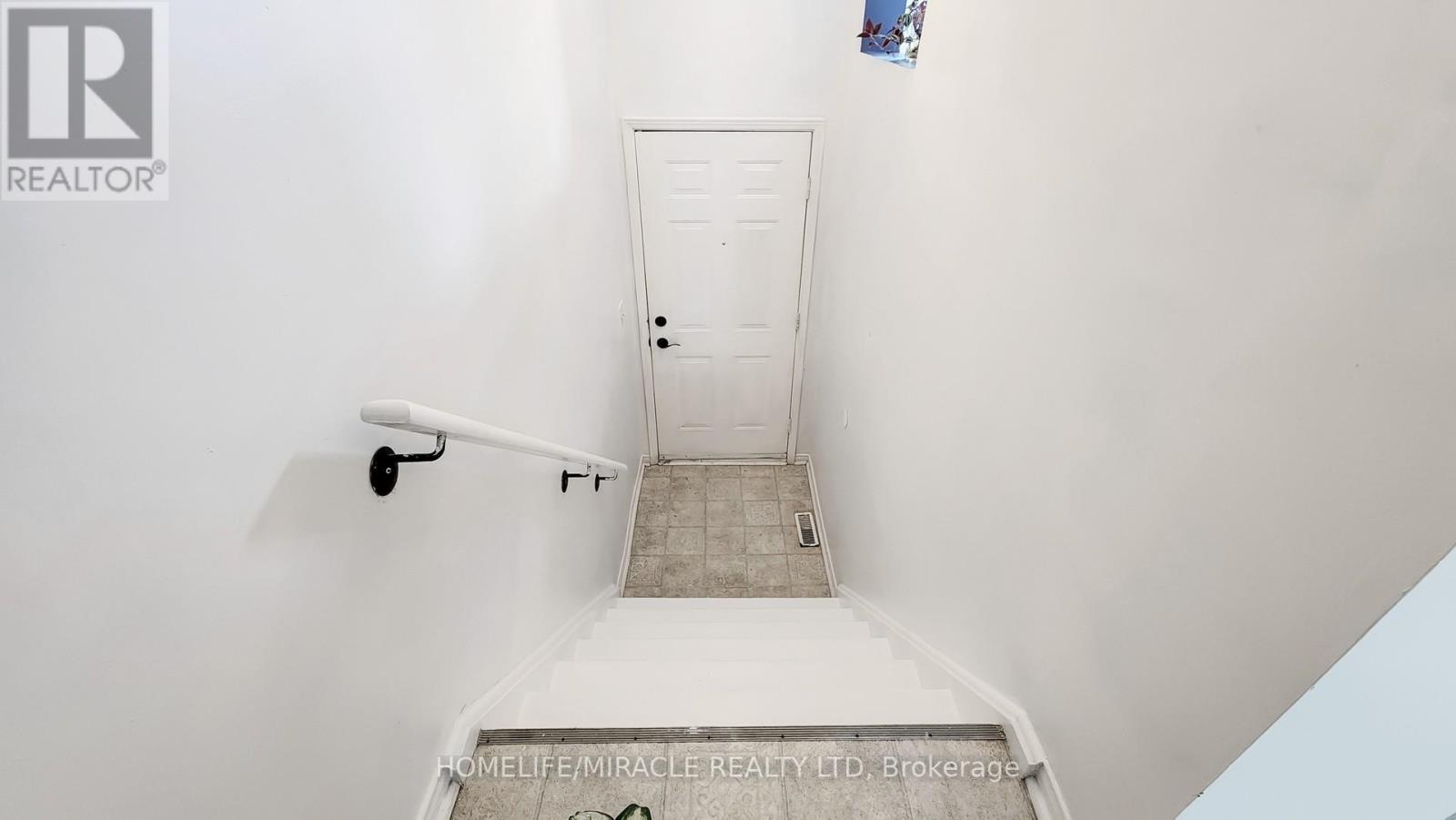 4 William Curtis Circle, Newmarket (Gorham-College Manor), Ontario  L3Y 8L7 - Photo 17 - N12386213