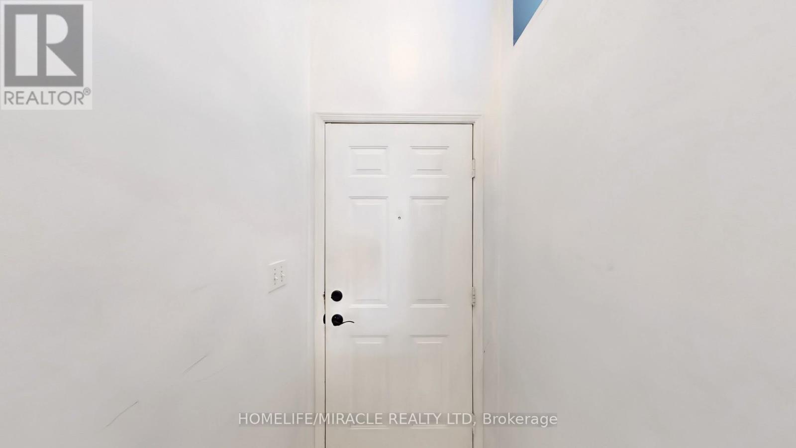 4 William Curtis Circle, Newmarket (Gorham-College Manor), Ontario  L3Y 8L7 - Photo 19 - N12386213