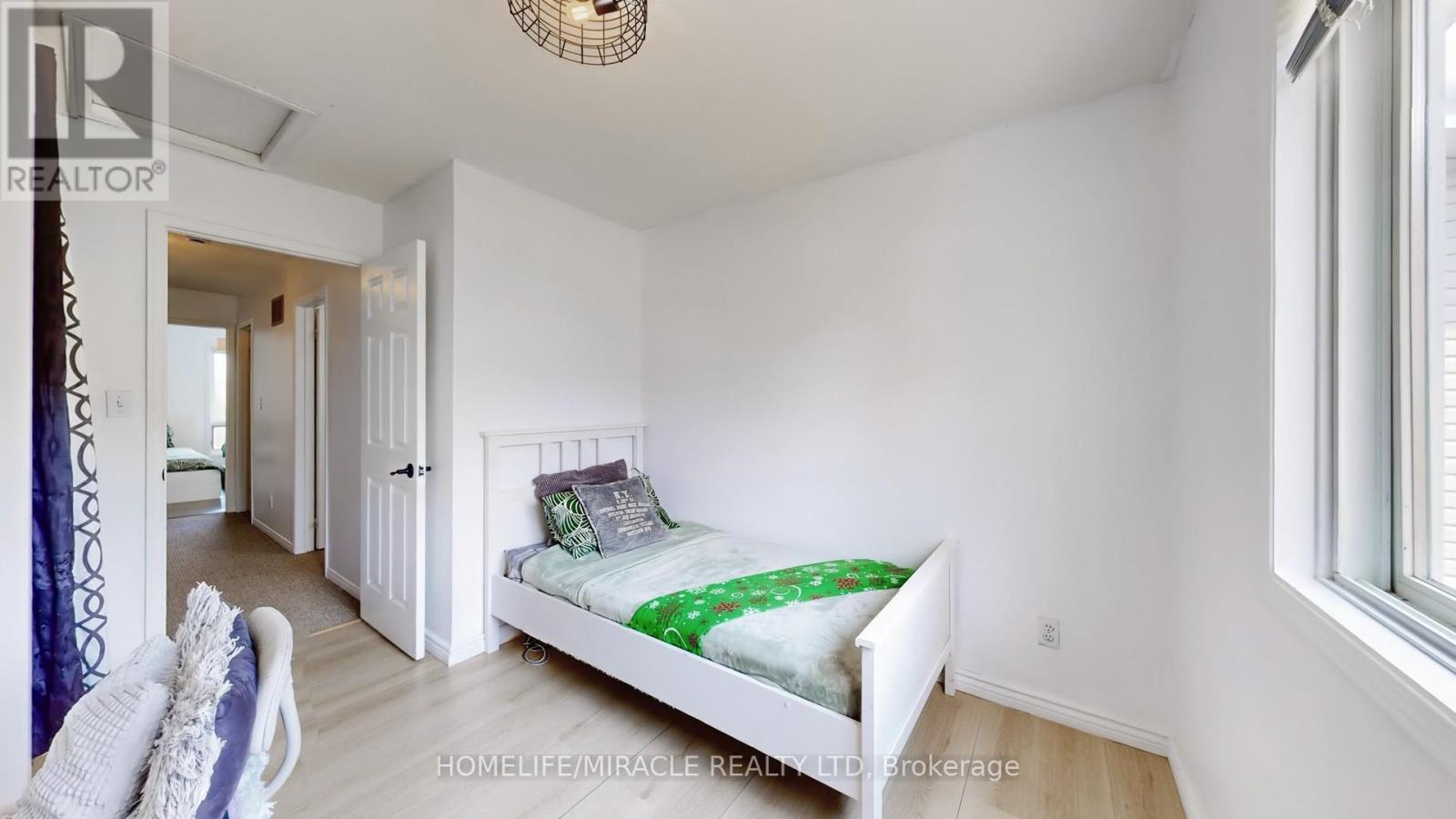 4 William Curtis Circle, Newmarket (Gorham-College Manor), Ontario  L3Y 8L7 - Photo 27 - N12386213