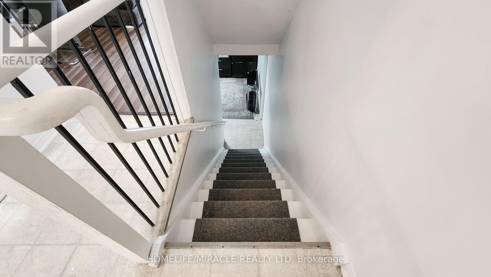 4 William Curtis Circle, Newmarket (Gorham-College Manor), Ontario  L3Y 8L7 - Photo 31 - N12386213