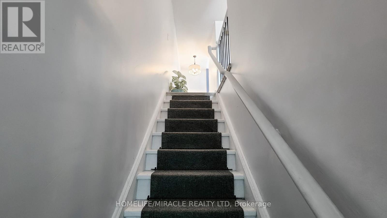 4 William Curtis Circle, Newmarket (Gorham-College Manor), Ontario  L3Y 8L7 - Photo 33 - N12386213