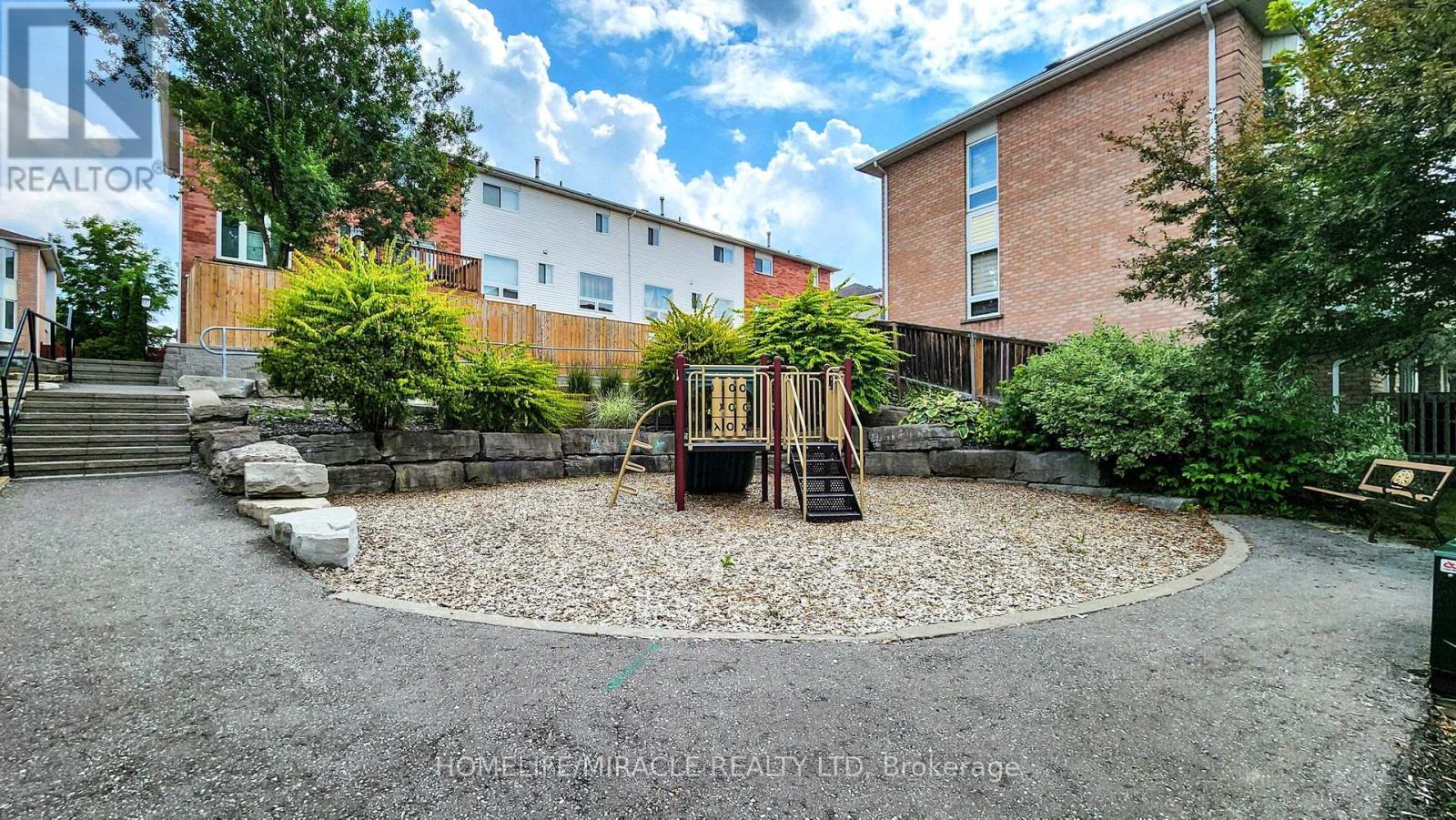 4 William Curtis Circle, Newmarket (Gorham-College Manor), Ontario  L3Y 8L7 - Photo 37 - N12386213