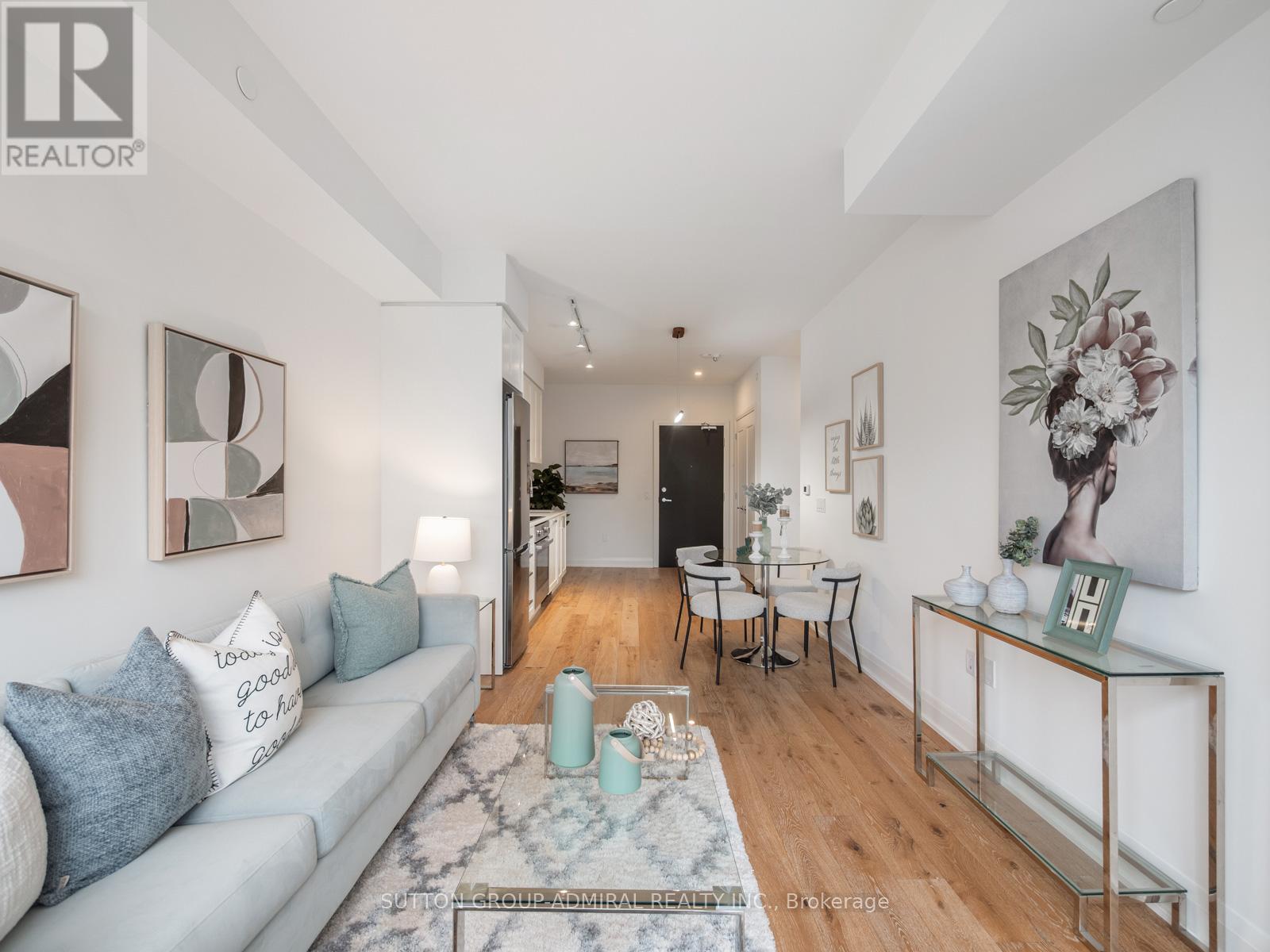 218 - 293 THE KINGSWAY, Toronto, Ontario